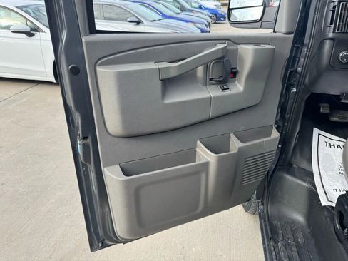 Used 2017 Chevrolet Express 3500 LS image 20