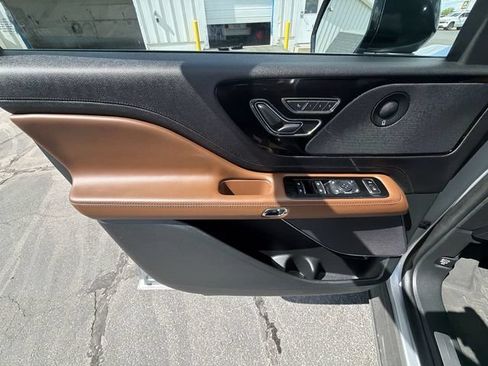 Used 2023 Lincoln Aviator Reserve w/ Equipment Group 201A AWD/4WD image 24