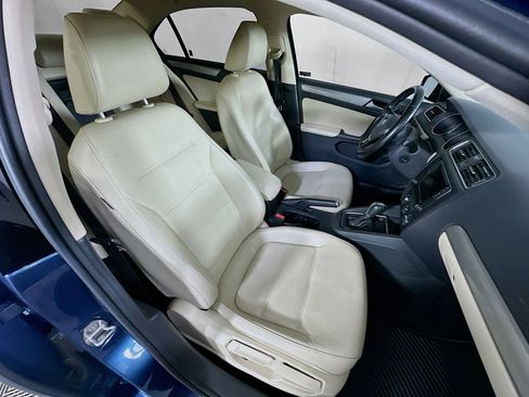 Used 2017 Volkswagen Jetta SE FWD image 30