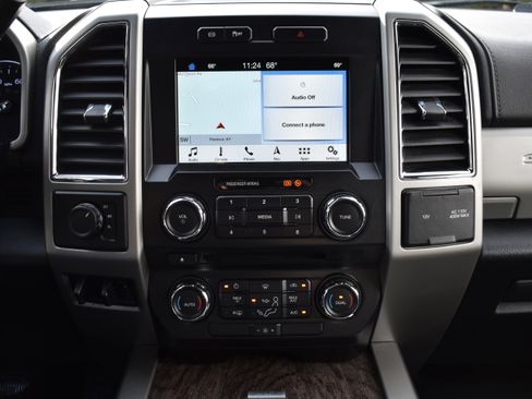 Used 2018 Ford F250 Lariat image 33