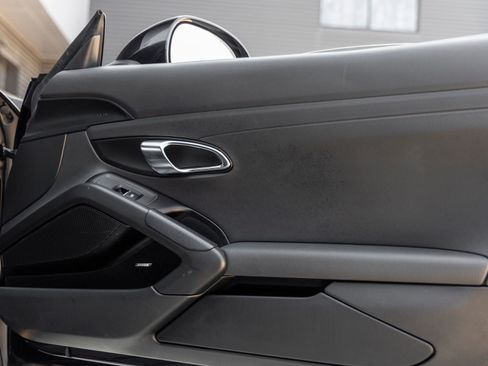 Certified 2016 Porsche Cayman RWD image 27