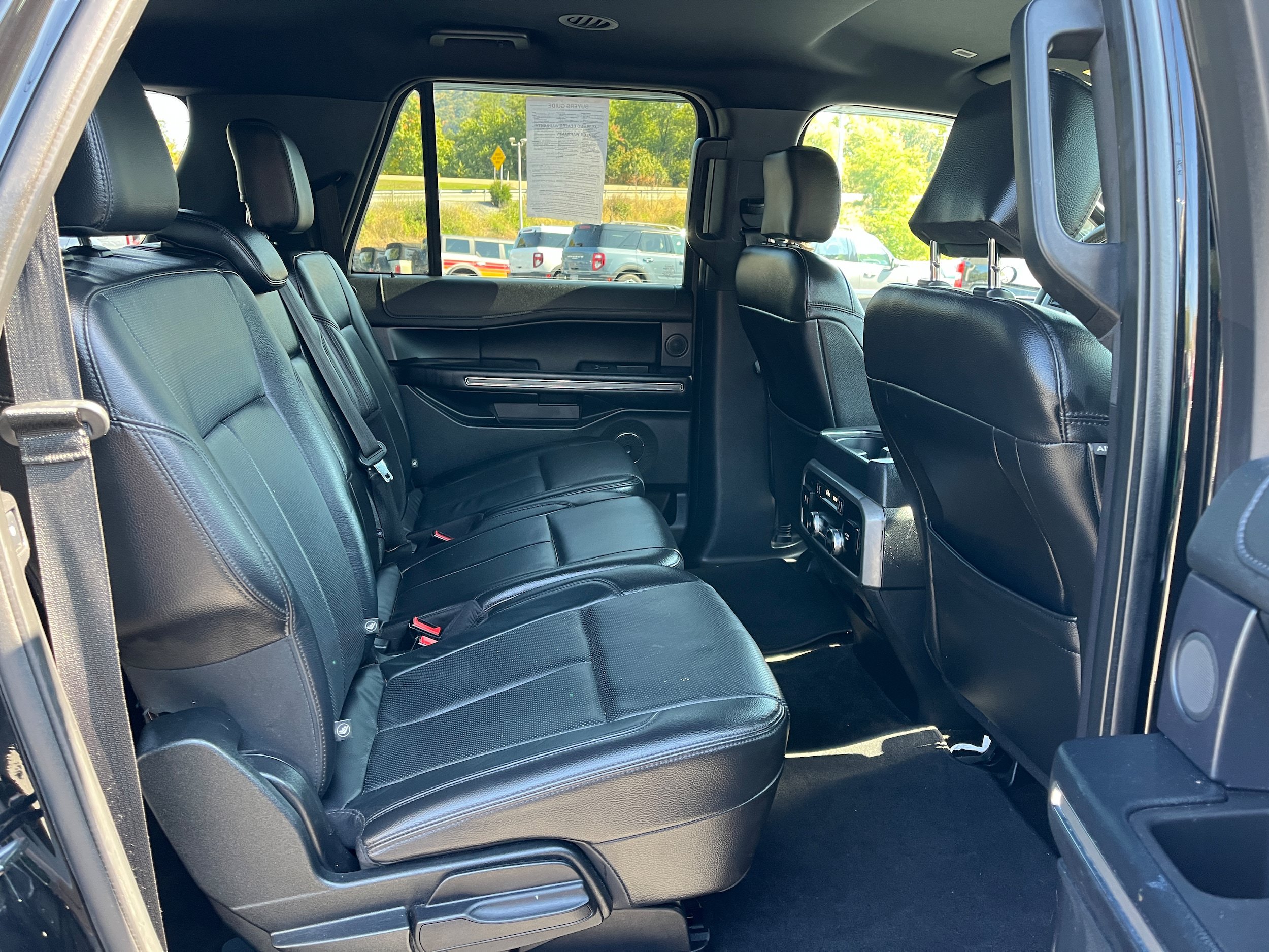 Used 2018 Ford Expedition Max XLT w/ Equipment Group 202A AWD/4WD image 6