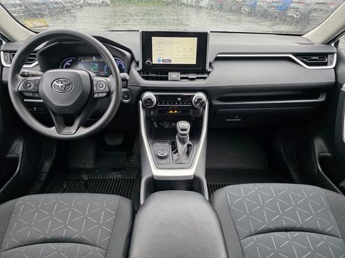 Used 2025 Toyota RAV4 XLE AWD/4WD image 23