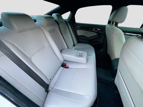 Used 2025 Honda Civic Sport image 28