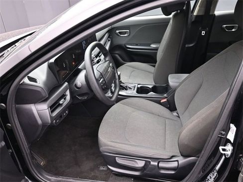 Used 2025 Kia K4 LXS image 19