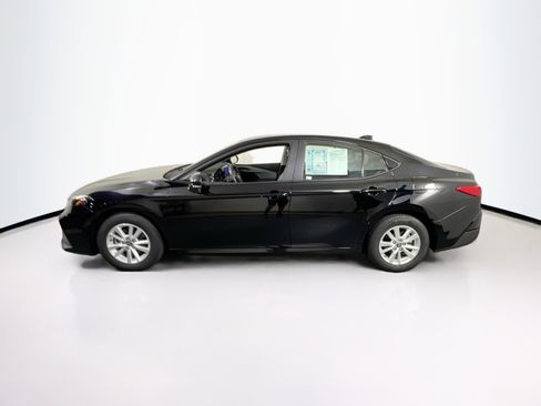 Used 2025 Toyota Camry LE w/ Convenience Package image 8