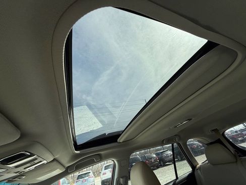 Used 2017 Subaru Outback 2.5i Limited image 22