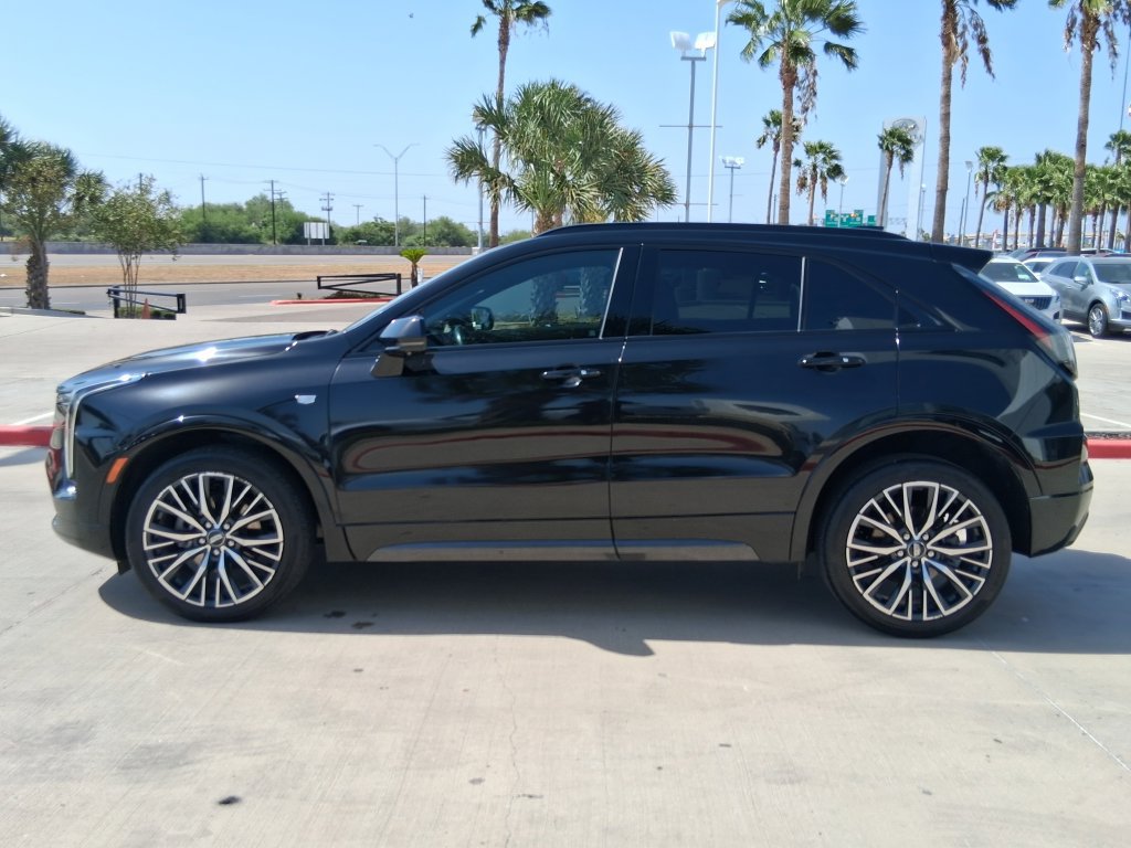 Used 2024 Cadillac XT4 Sport FWD image 3