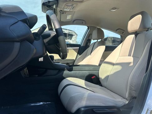 Used 2019 Honda Civic LX image 8