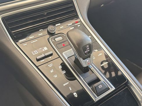 Used 2018 Porsche Panamera 4 AWD/4WD image 19