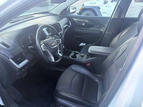 Used 2023 GMC Terrain SLT AWD/4WD image 2