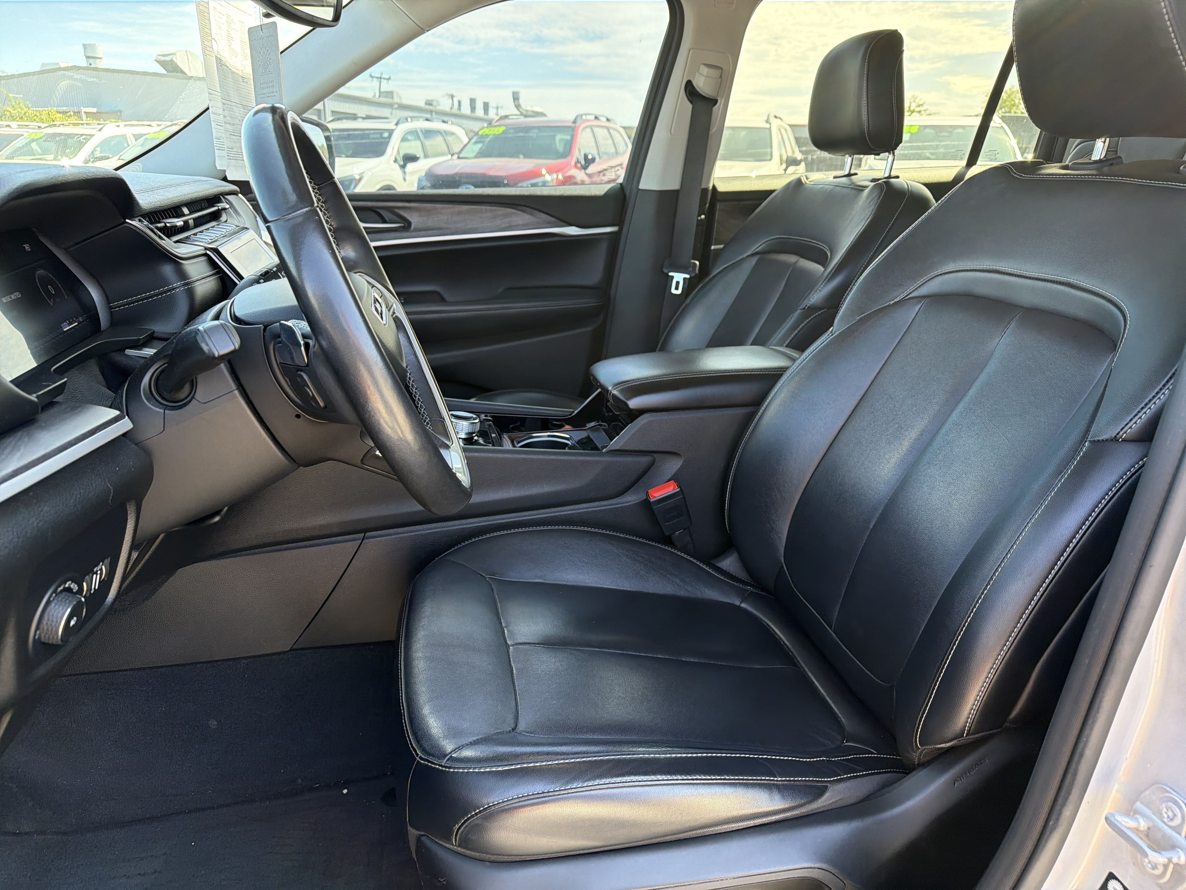 Used 2021 Jeep Grand Cherokee L Limited AWD/4WD image 12