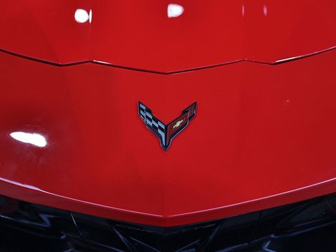 Used 2021 Chevrolet Corvette Stingray Coupe w/ Engine Appearance Package image 18