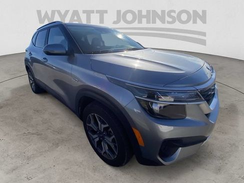Used 2021 Kia Seltos EX AWD/4WD image 12