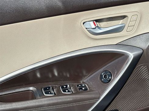 Used 2017 Hyundai Santa Fe Sport image 19