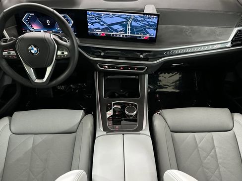 Used 2026 BMW X5 xDrive40i w/ Premium Package image 3