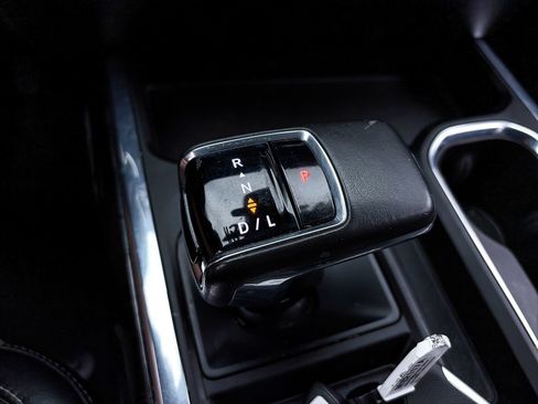 Used 2022 Chevrolet Silverado 1500 RST w/ Convenience Package II AWD/4WD image 29
