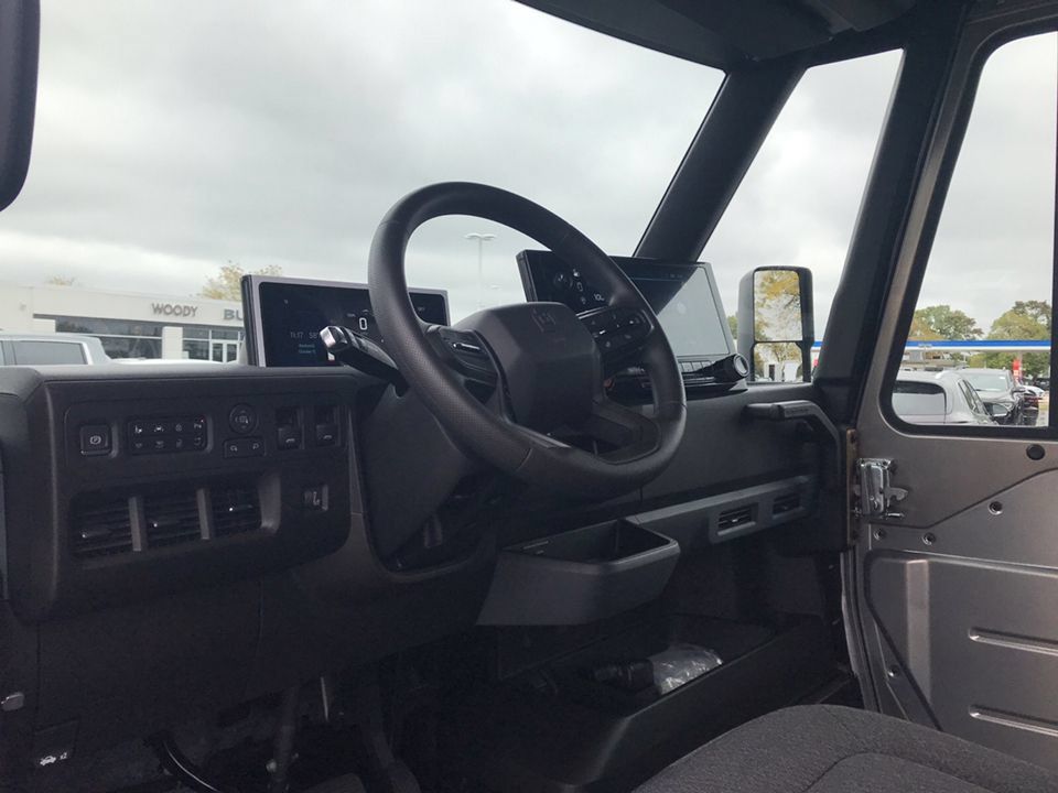 Used 2024 Chevrolet Brightdrop 600 w/ Commercial Equipment Package AWD/4WD image 17