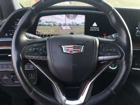 Used 2021 Cadillac Escalade ESV Sport Platinum AWD/4WD image 17