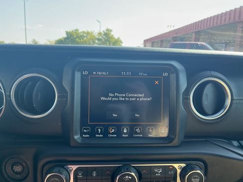 Used 2018 Jeep Wrangler Unlimited Sahara image 72