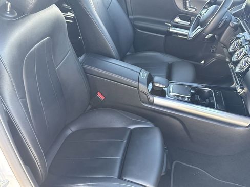 Used 2021 Mercedes-Benz GLA 250 GLA 250 w/ Premium Package image 11