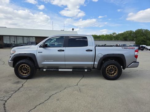 Used 2018 Toyota Tundra SR5 w/ TRD Off Road Package AWD/4WD image 3