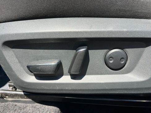 Used 2025 Nissan Rogue SV AWD/4WD image 22