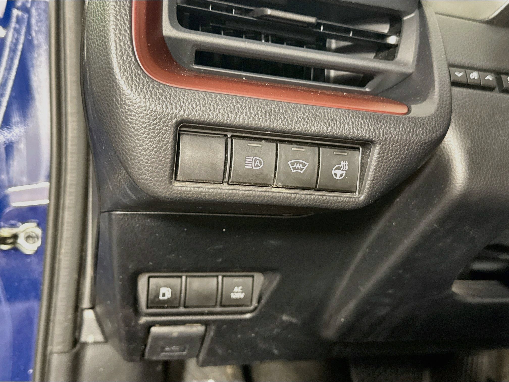 Used 2024 Toyota Prius Prime FWD image 11