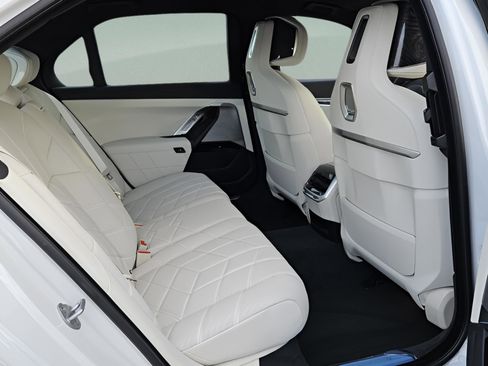 New 2026 BMW i7 eDrive50 w/ M Sport Package image 13