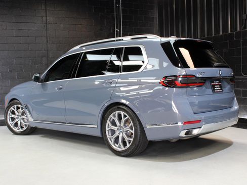 Used 2024 BMW X7 xDrive40i w/ Climate Comfort Package image 7
