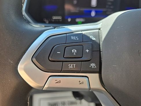 Used 2023 Volkswagen Tiguan SE w/ Panoramic Sunroof Package FWD image 23