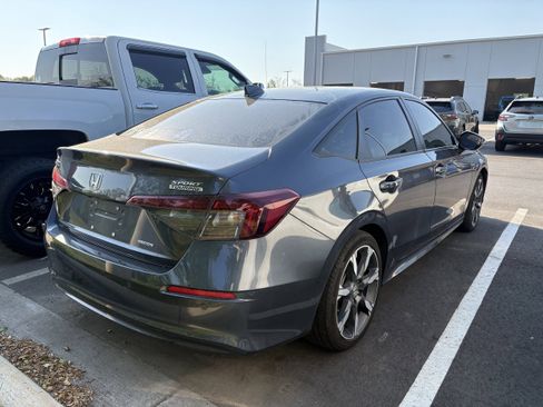 Used 2025 Honda Civic Sport image 6