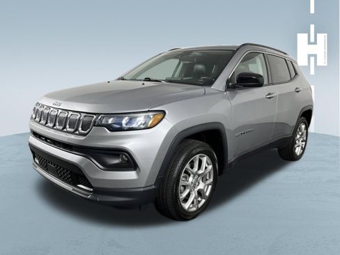 Used 2022 Jeep Compass Latitude AWD/4WD image 4