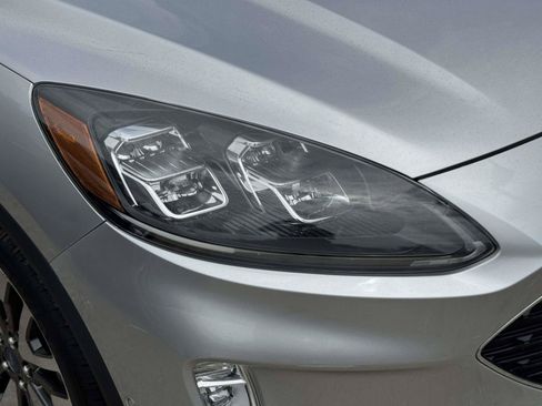 Used 2020 Ford Escape Titanium AWD/4WD image 6