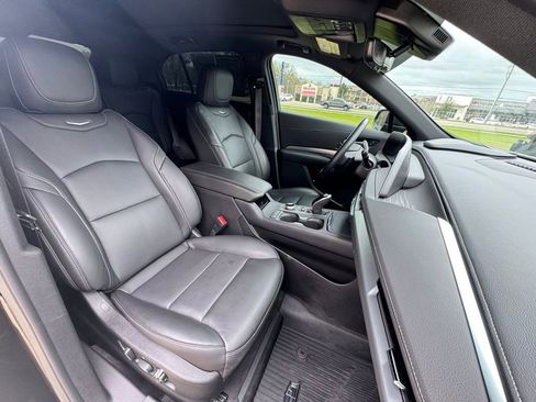 Used 2024 Cadillac XT4 Premium Luxury w/ Technology Package image 11