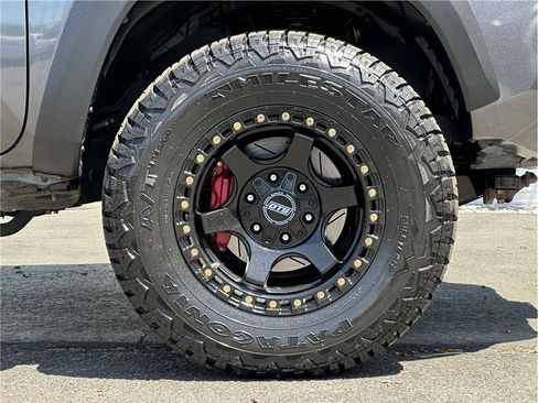 Used 2019 Toyota Tacoma TRD Off-Road AWD/4WD image 28