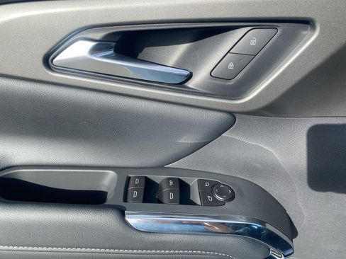 Used 2026 Chevrolet Traverse LT image 23