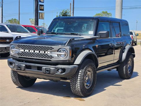 Certified 2025 Ford Bronco Badlands w/ Sasquatch Package AWD/4WD image 4