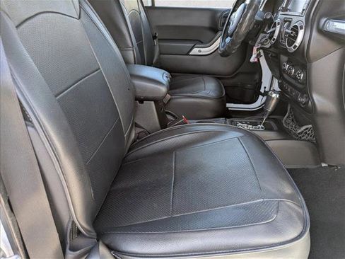 Used 2014 Jeep Wrangler Unlimited Rubicon w/ Max Tow Package image 26