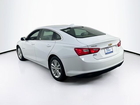 Used 2017 Chevrolet Malibu LT w/ Leather Package FWD image 7