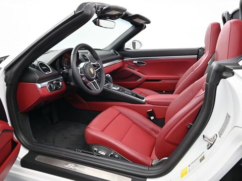 Used 2024 Porsche 718 Boxster image 4