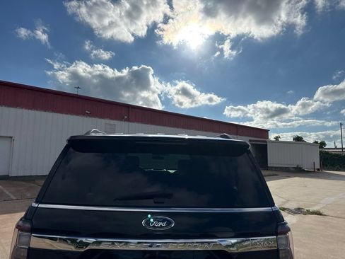 Used 2019 Ford Expedition Max Limited RWD image 6