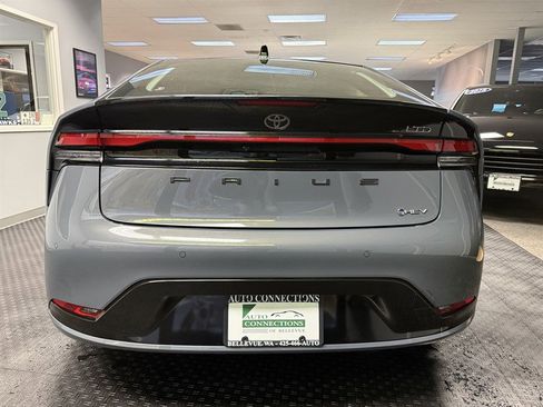 Used 2024 Toyota Prius Limited image 10