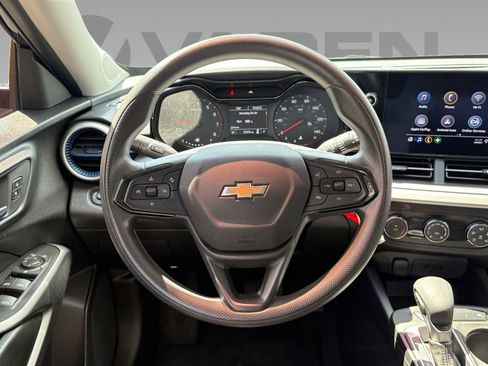 Used 2024 Chevrolet Trax LS w/ Driver Confidence Package FWD image 9