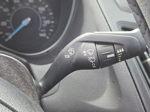 Used 2015 Ford Focus SE FWD image 31
