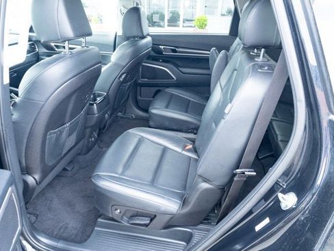 Used 2025 Kia Telluride S FWD image 27