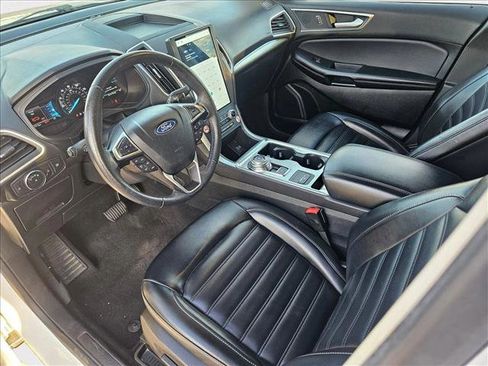 Used 2022 Ford Edge SEL image 9