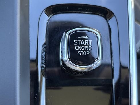 Used 2024 Volvo XC60 B5 Plus image 27