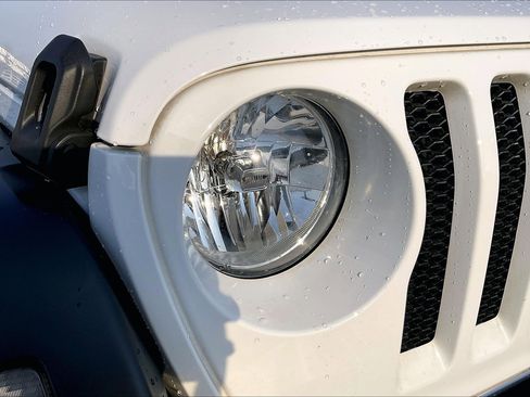 Used 2022 Jeep Wrangler Unlimited Sport image 30