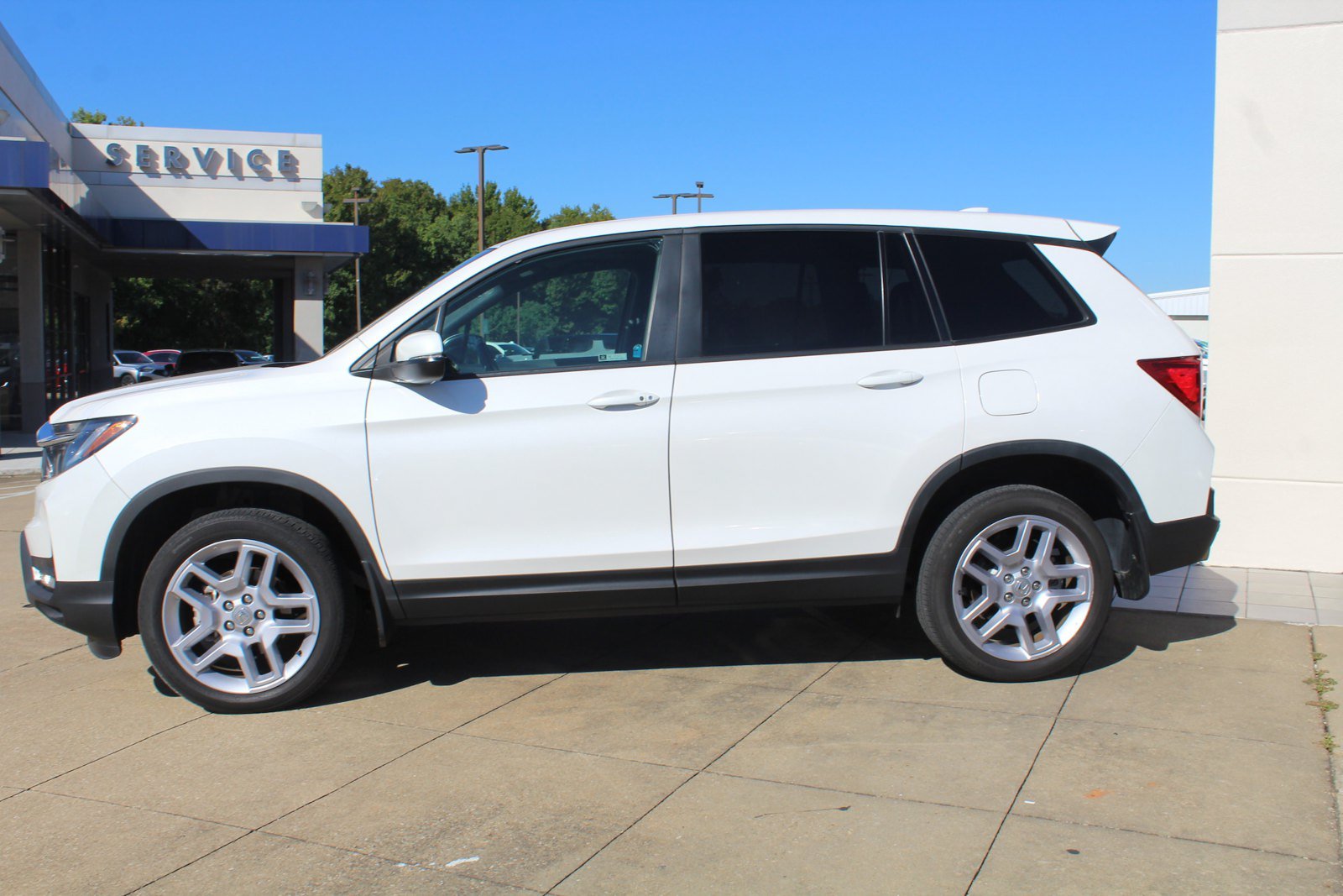 Used 2024 Honda Passport EX-L image 7